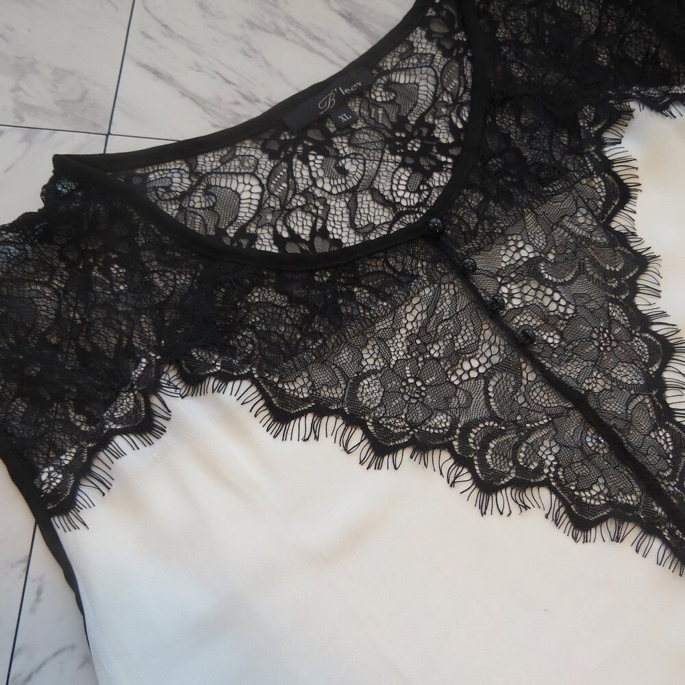 SPRING GIVE AWAY SALE! White and Black Sleeveless Lace Blouse, XL